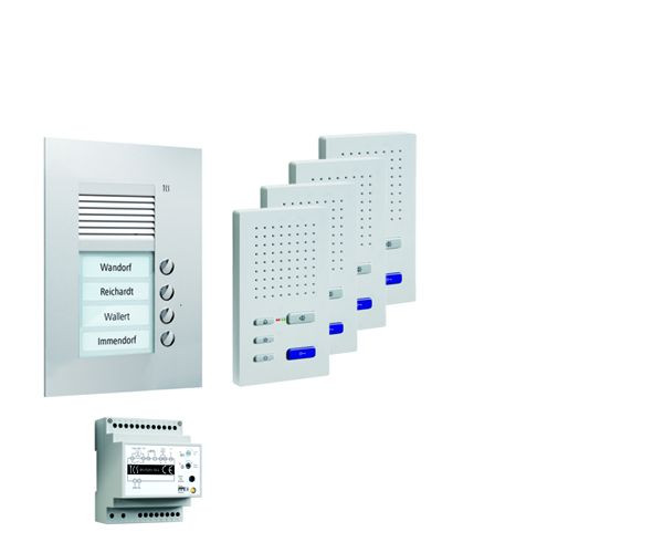 TCS sistem za nadzor vrat audio:pack UP za 4 stanovanjske enote, z vhodno postajo PUK, 4 tipkami za zvonec, 4x prostoročni zvočnik ISW3030, krmilna enota BVS20, PPUF04-SL/02